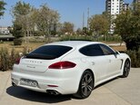Porsche Panamera 4S-6