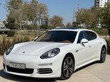 Porsche Panamera 4S-1