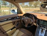 Porsche Panamera 4S-8
