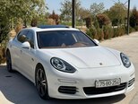 Porsche Panamera 4S-3