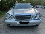 Mercedes E 240-1
