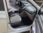 Hyundai Accent-15