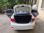 Hyundai Accent-12