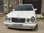 Mercedes E 230-1