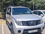 Nissan Pathfinder-1