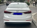 Hyundai Elantra-9