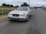 Mercedes E 220-1