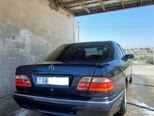 Mercedes E 240-5