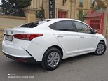 Hyundai Accent-2