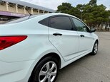 Hyundai Accent-12