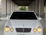 Mercedes E 240-1