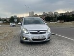 Opel Zafira-1