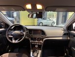Hyundai Elantra-13