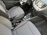 Hyundai Accent-7