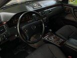 Mercedes E 240-4