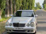 Mercedes E 240-1