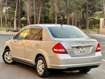 Nissan Tiida-12