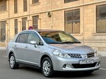 Nissan Tiida-4