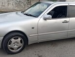 Mercedes E 240-8