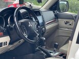 Mitsubishi Pajero-13