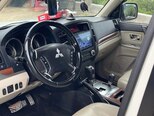 Mitsubishi Pajero-11