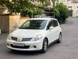 Nissan Tiida-1