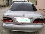 Mercedes E 280-17