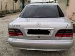 Mercedes E 280-19