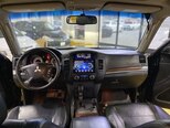 Mitsubishi Pajero-13
