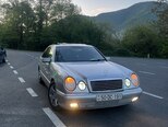 Mercedes E 230-1