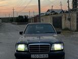 Mercedes 200 D-1
