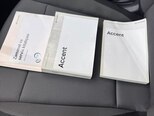 Hyundai Accent-21
