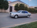 Mercedes E 240-2