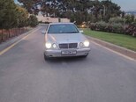 Mercedes E 240-1