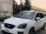 Kia Carens-1