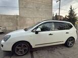 Kia Carens-3