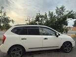 Kia Carens-4