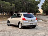 Nissan Tiida-7