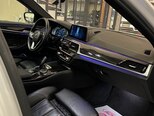 BMW 530e-11