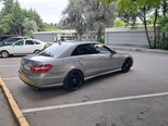 Mercedes E 220-2