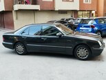 Mercedes E 240-4