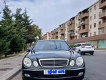 Mercedes E 320-1
