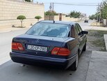 Mercedes E 240-3