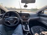 Hyundai Elantra-11