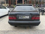 Mercedes E 200-2