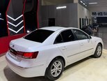 Hyundai Sonata-12