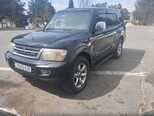 Mitsubishi Pajero-4