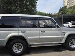 Mitsubishi Pajero-5