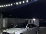 Mercedes E 240-1
