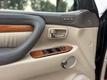 Lexus LX 470-15
